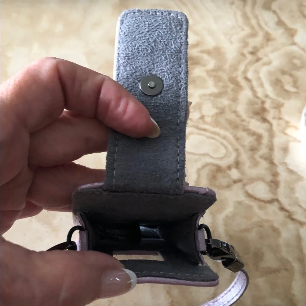 MOTOROLA LAVENDER PHONE HOLDER WITH STRAP • 2-1/4” x 4” x 1”